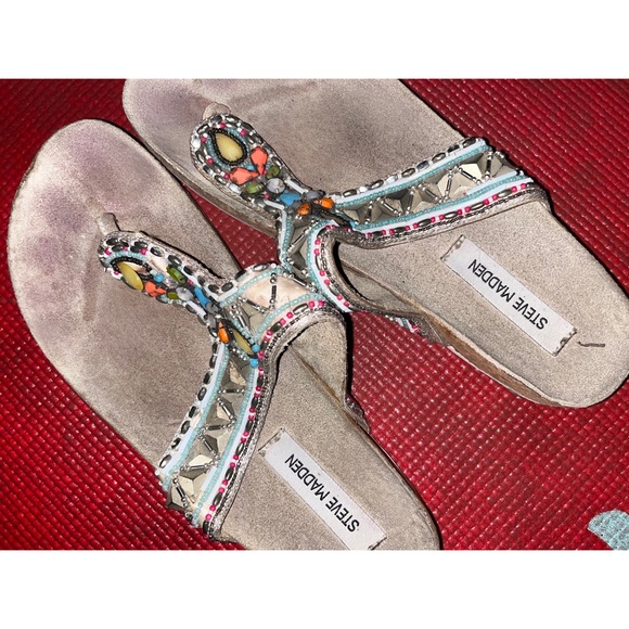 STEVE MADDEN Studded Flat Sandals - Picture 5 of 11